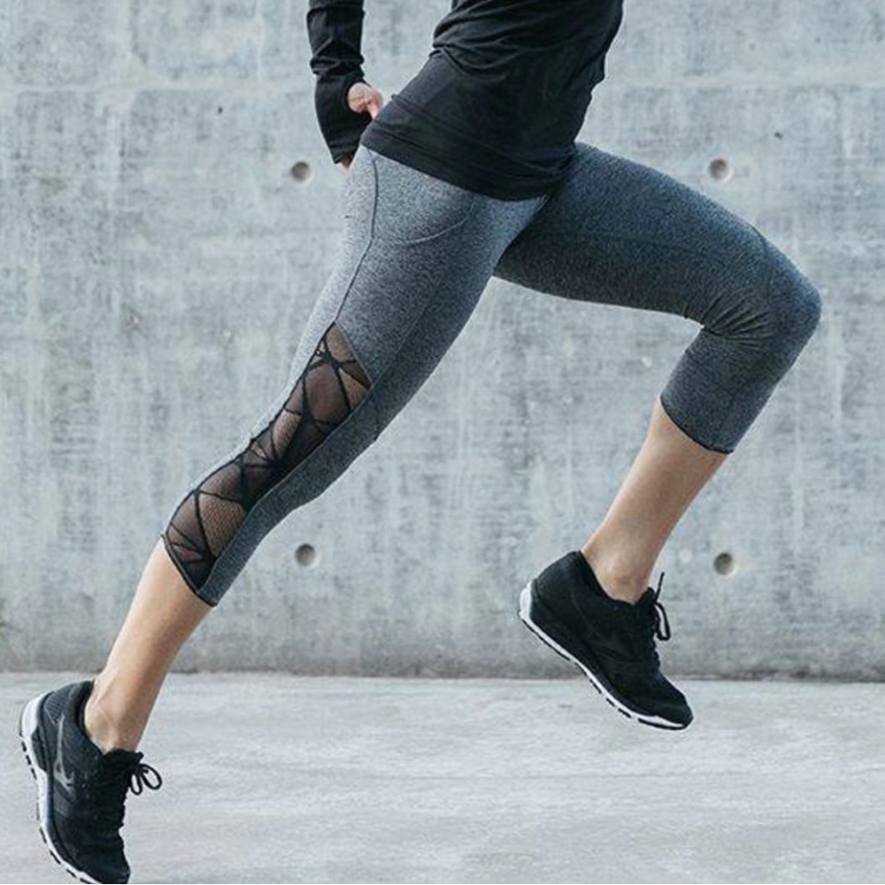 Lululemon Goal Crusher Crop, Heathered black, size 10